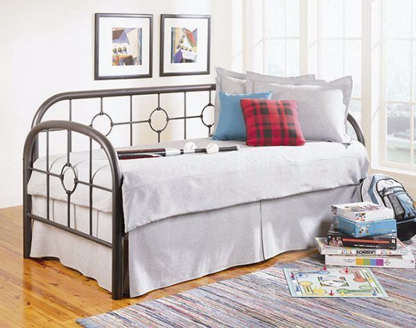 Picture of DAYBED W/LINK SPRING & TRUNDLE