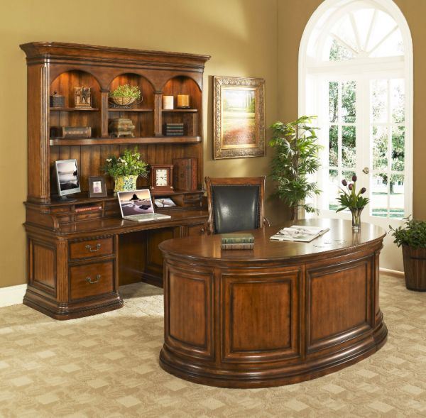 WINSOME CREDENZA AND HUTCH