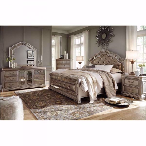 Picture of BIRLANNY KING UPHOLSTERED PANEL BED
