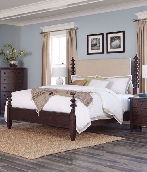 Picture of CHARLESTON KING UPHOLSTERED POSTER BED