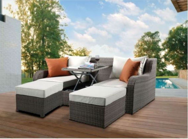 Picture of SALENA SECTIONAL & 2 OTTOMANS